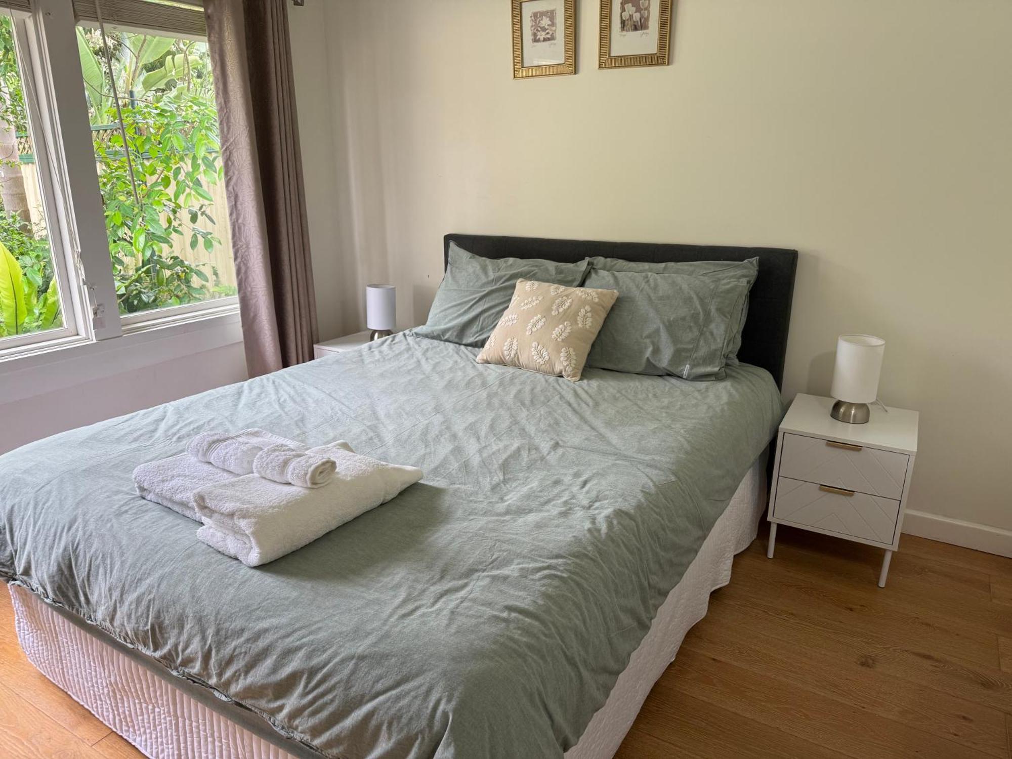 Pen-y-pont 4 Bedroom Riverfront Retreat With Charm *